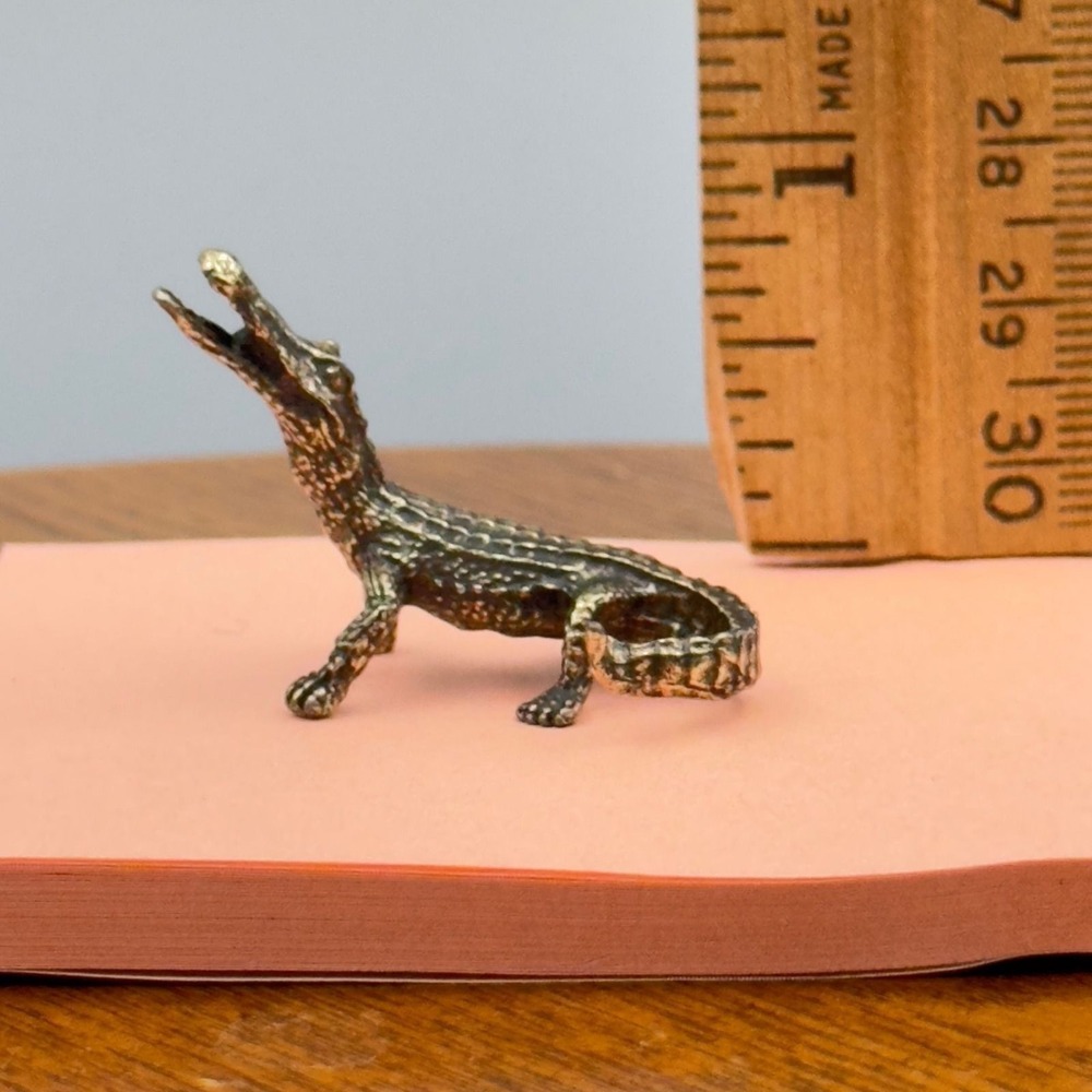 BG1 Alligator Figurine Brass tone Miniature Vintage Style Small Reptile Decor